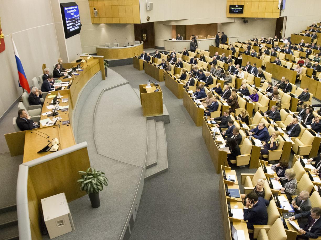 Giustizia estera: Russia: il Parlamento vota la depenalizzazione per chi picchia la moglie e figli. Ma Putin non firmerà.