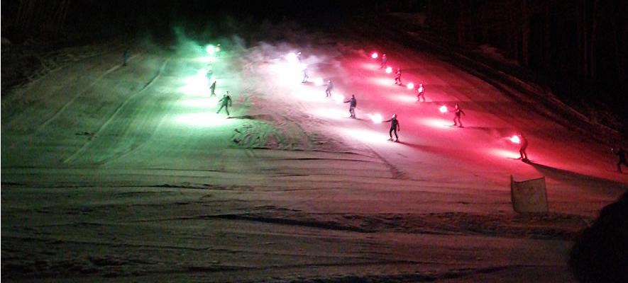 Fiaccole sugli sci per riaffermare la legalità