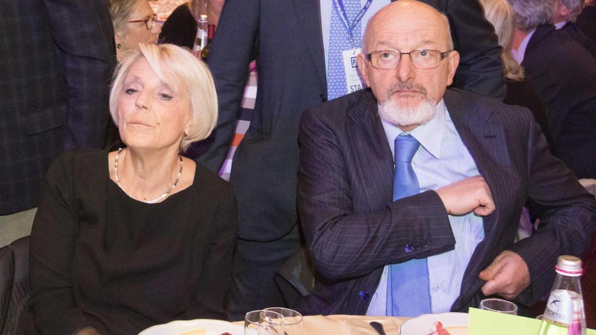 Revocati gli arresti per i genitori di Renzi, Boschi: “Chi pagherà ora per il fango?”