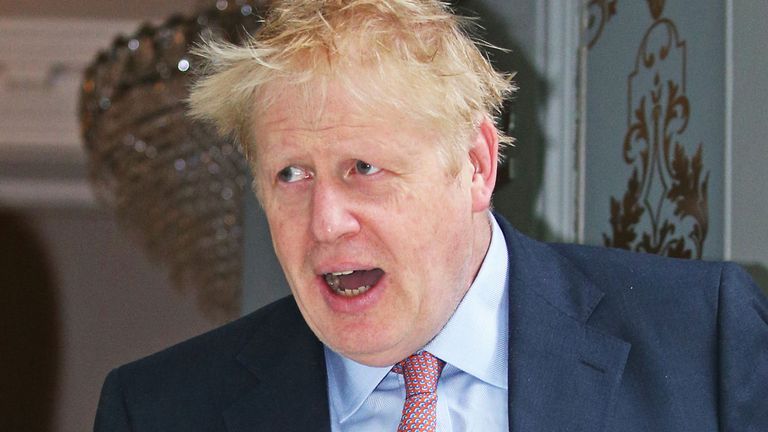 I britannici hanno paura e monta la protesta contro Johnson