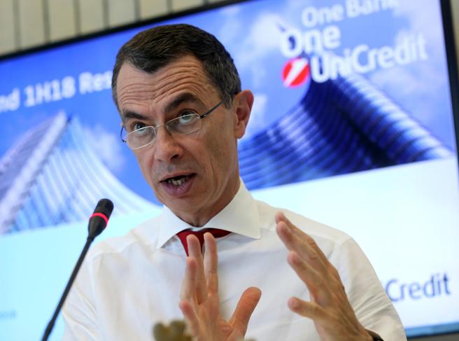 Unicredit e i maxi tagli, il ceo Mustier adesso tratta coi sindacati di Fabrizio Massaro