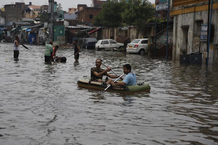 India: inondazioni, oltre 100 morti