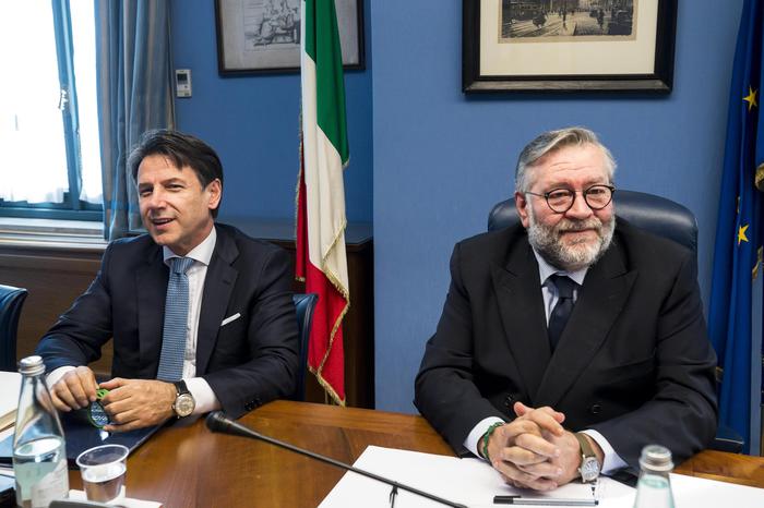 Conte: ‘Mai parlato con Barr Salvini chiarisca su Savoini’