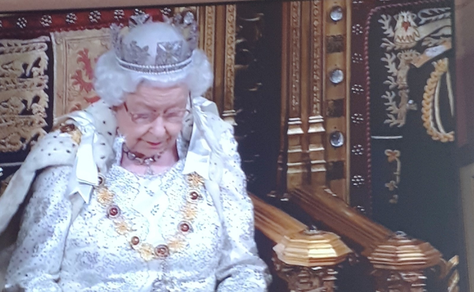 LONDRA : LA REGINA ELISABETTA INAUGURA IL PARLAMENTO DINANZI A BORIS JOHNSON