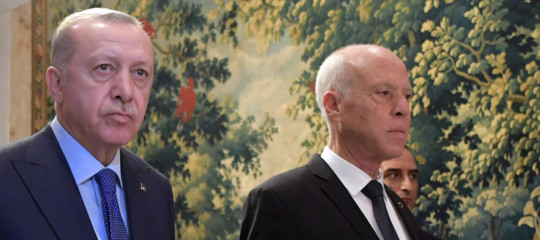 Erdogan a sorpresa in Tunisia per discutere della tregua in Libia