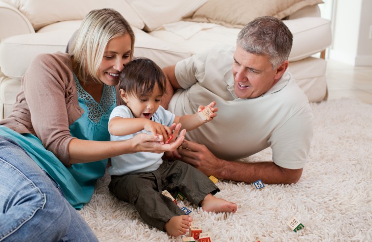 Genitore 1 e 2. Cantelmi: “Non mi spaventa, ma l’annullamento delle differenze è una perdita. Serve un serio dibattito sulla genitorialità”