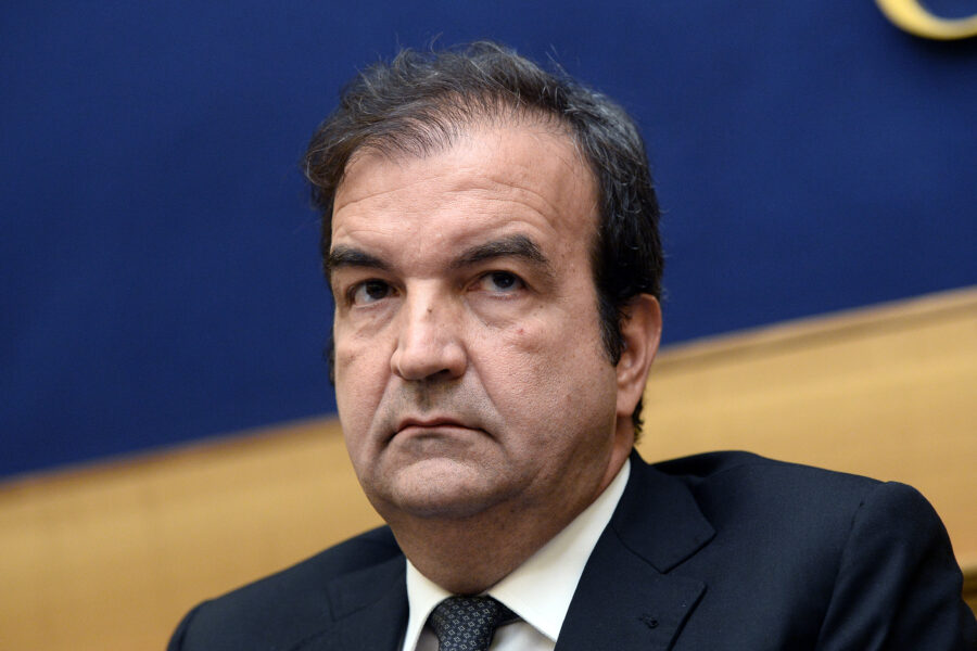 Video Grillo. Occhiuto (FI), da fustigatore manettaro a iper-garantista per il figlio