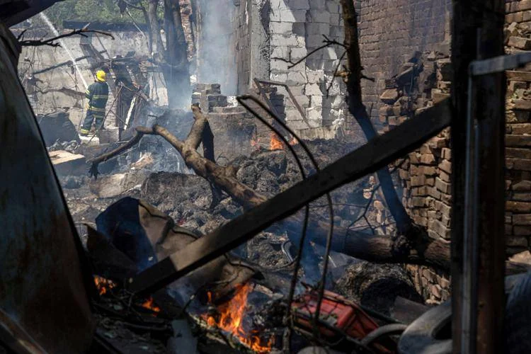 Ucraina-Russia-Usa, al via negoziati Abu Dhabi. Mosca: “Forze Kiev devono lasciare Donbass”. Tajani: “Zelensky ingeneroso con Ue”