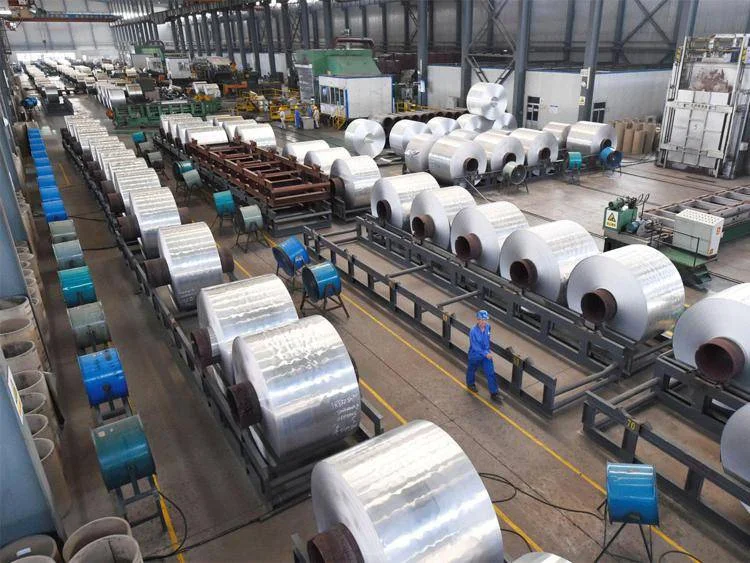 Stretto di Hormuz chiuso, non solo gas e petrolio ma anche un altro rischio: la crisi dell’alluminio