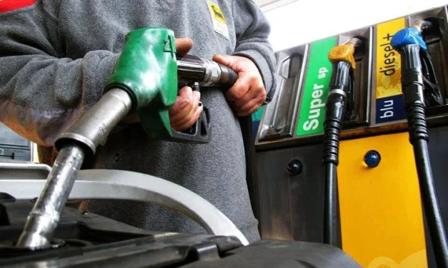 Carburanti, diesel e benzina sempre più cari: fino a 12 euro in più per il pieno