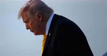 Crisi Usa-Iran: Trump valuta la ripresa delle ostilità mentre vola a Pechino