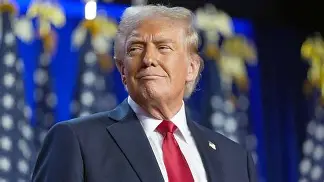 Usa: Trump rivendica l’America al primo primo posto; critiche dal cardinale Ravasi