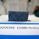 Comunali, seggi chiusi: affluenza in calo al 60% e primi exit poll nei capoluoghi