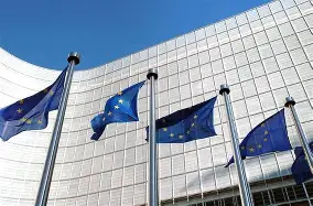 Ue concede flessibilità all’Italia: lo 0,3% del Pil destinato agli investimenti per l’energia