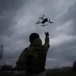 Escalation di attacchi aerei: sistemi antimissile sui tetti di Mosca e raid balistici russi su Kiev