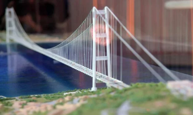 Inchiesta sul Ponte sullo Stretto: tre indagati a Roma per presunta corruzione e rivelazione di segreti d’ufficio