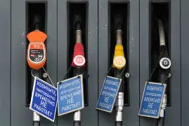 Crisi del carburante in Russia: dalle sanzioni ai raid, Mosca costretta a importare benzina dall’estero