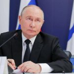 Mosca ammette danni alle raffinerie, Kiev colpita da raid balistici