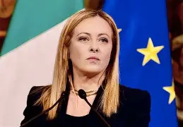 Gestione dei flussi e rimpatri: l’iniziativa italiana a Bruxelles e le reazioni politiche dopo la stretta su Schengen
