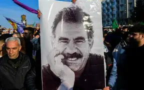Turchia, la legge quadro sul separatismo curdo apre alla liberazione dell’ex leader Selahattin Demirtas