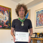 Maurice Cereghini insignito della Medaglia d’Oro OHMP: un riconoscimento internazionale per una vita dedicata all’uomo