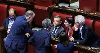 Divisioni nel centrosinistra sulla scelta della leadership tramite primarie
