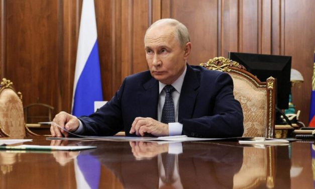 Colloquio telefonico tra Putin e Trump: focus su mediazione USA, sicurezza europea e dossier umanitari
