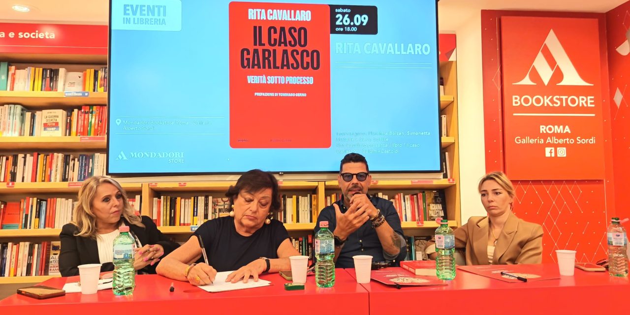 Rita Cavallaro presenta a Roma, alla Mondadori della Galleria Sordi,“Il caso Garlasco: Verità sotto processo”. Colpisce la frase «Siamo tutti in pericolo»