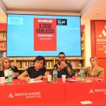 Rita Cavallaro presenta a Roma, alla Mondadori della Galleria Sordi,“Il caso Garlasco: Verità sotto processo”. Colpisce la frase «Siamo tutti in pericolo»