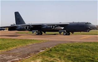 Sventato attacco alla base RAF di Fairford: arrestati cinque giovani britannici